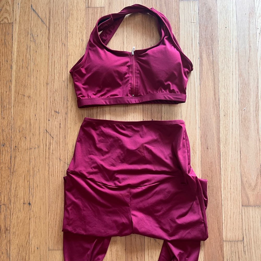 Shein size M maternity workout set. Leggings with matching nursing Sports bra.
